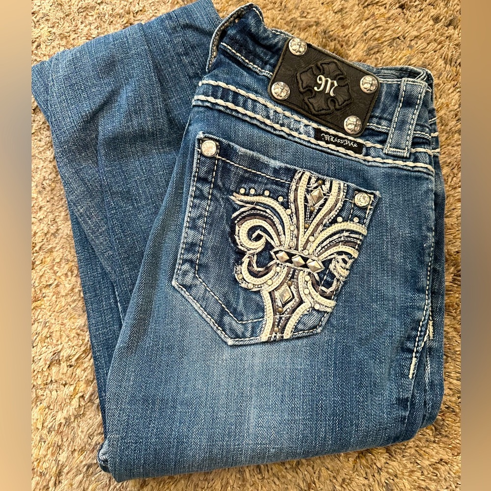 Miss Me BUCKLE - denim blue jeans with jeweled pocket